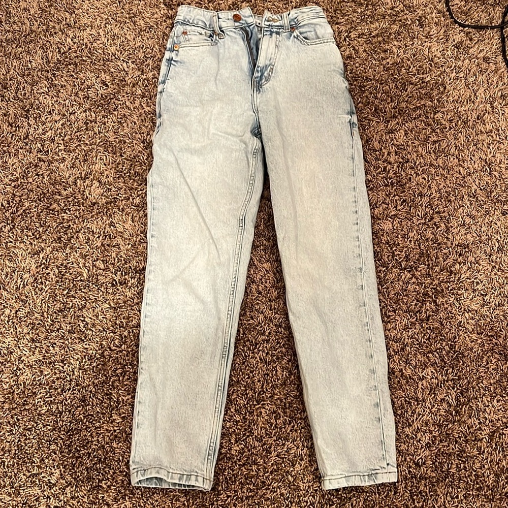 light wash zara mom jeans